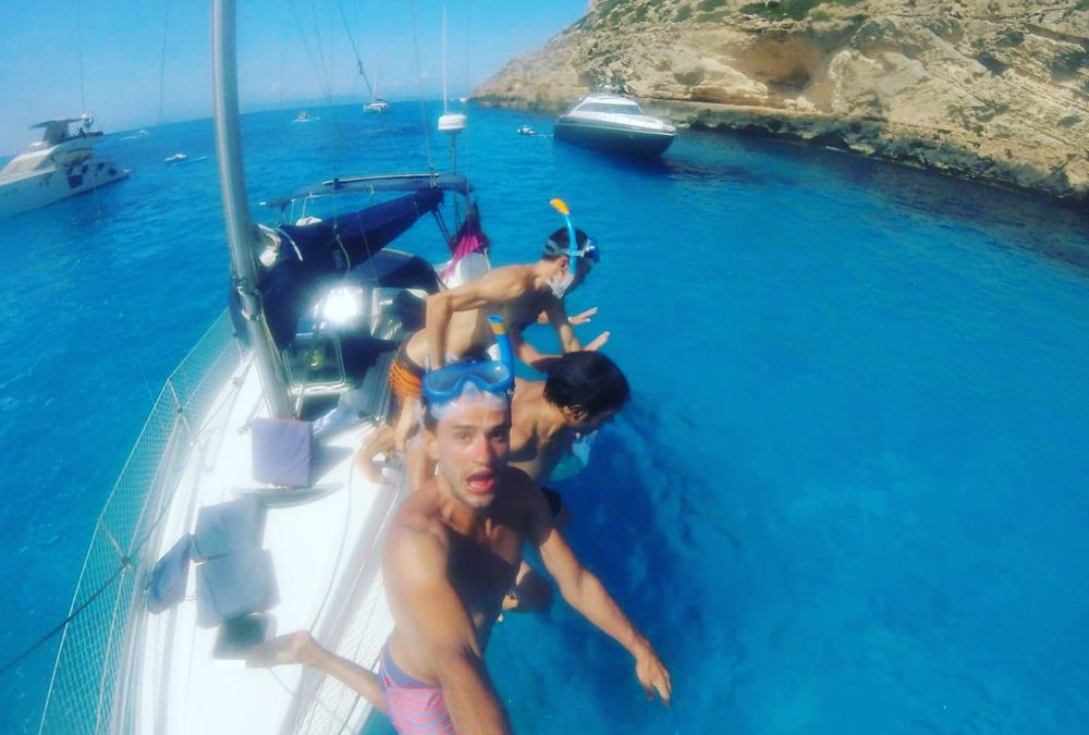 vacaciones en barco Ibiza. Alquiler de barcos veleros y Lanchas por Ibiza y Formentera